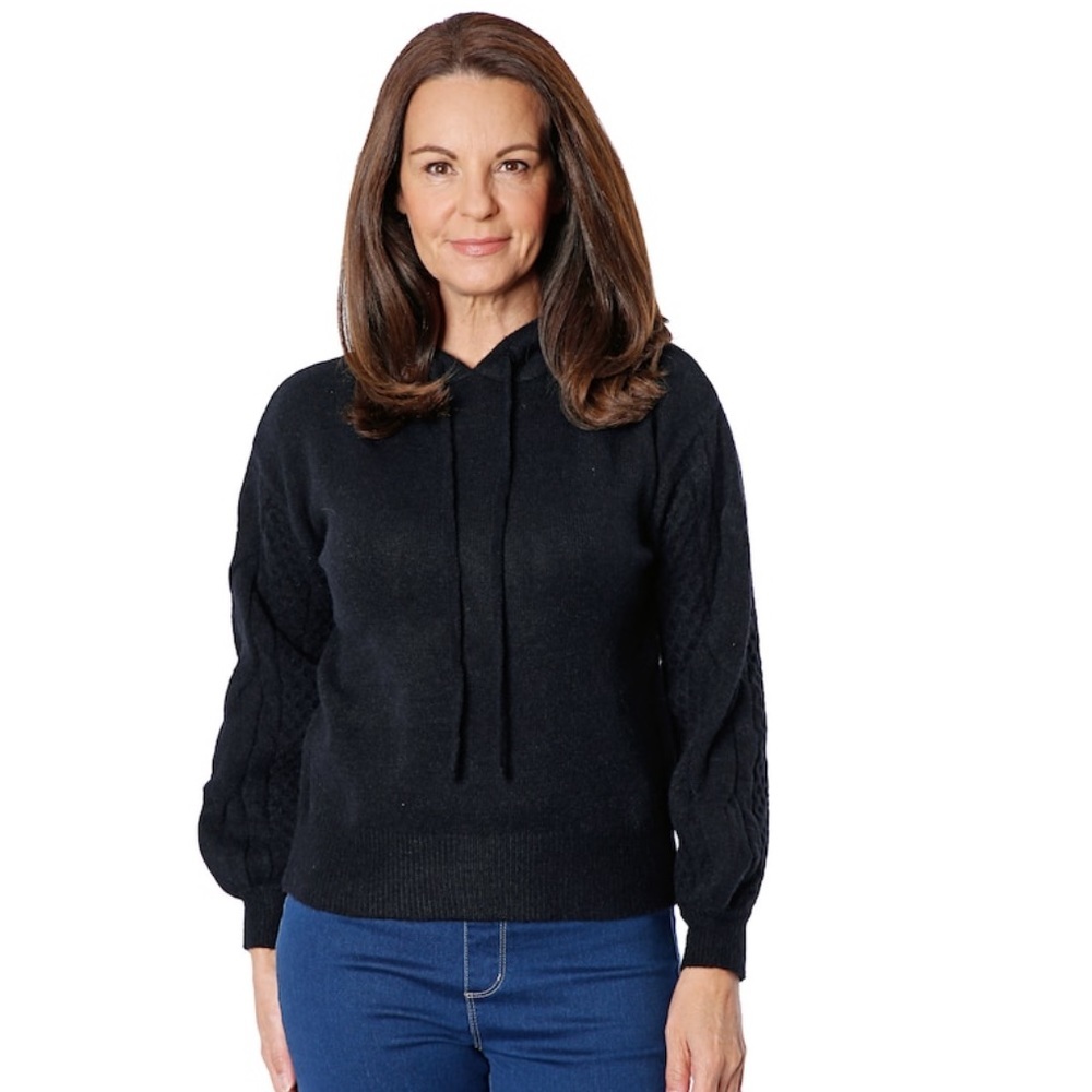 Nwt ONLY accessories knitted hooded sweater “one size”